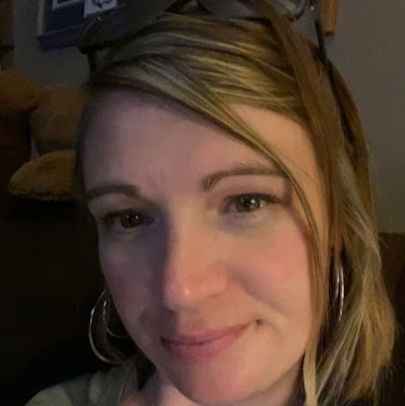 Meet your Posher, Katie - Picture 1 of 1